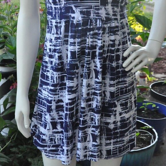2/$10 Jon & Anna Navy Blue White Dress New with Tags MUST BUNDLE FOR THIS PRICE - Picture 3 of 7